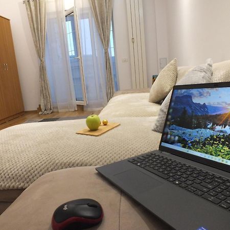 E&C Aparthotel Bucharest Mall, Unirii Area エクステリア 写真